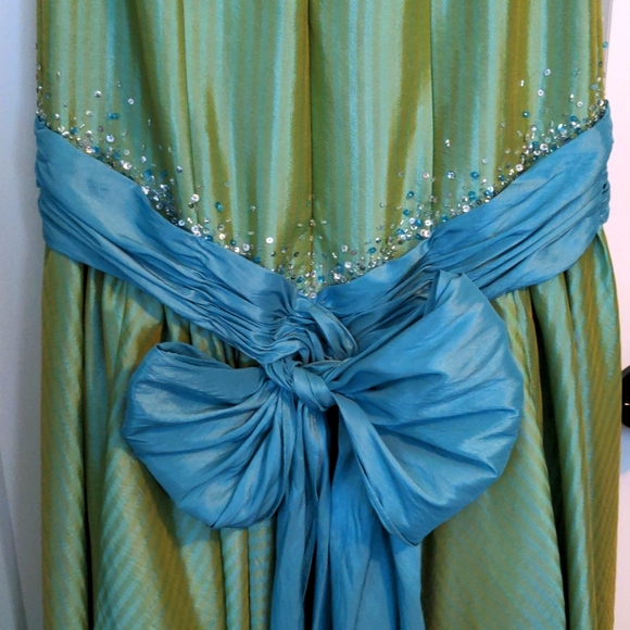 Formal/Prom floor length corset mermaid style dress - Picture 5 of 13